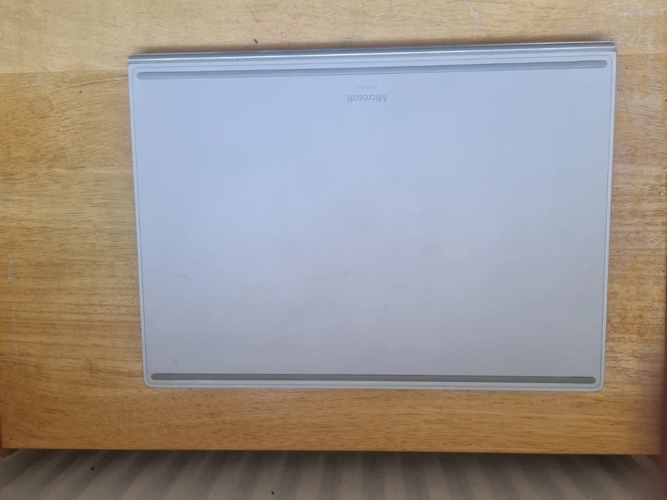 Microsoft Surface Book  13.5" Intel i5-8th Gen.  8GB RAM 256GB SSD - Image 3 of 4