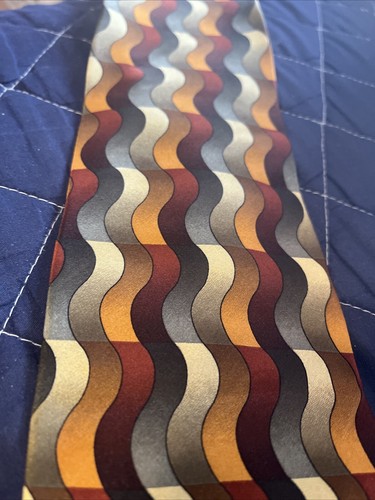 bergamo new york Men’s Necktie Tie Geometric Wavy Browns Tans Oranges 58 X 3.75” - Picture 2 of 5