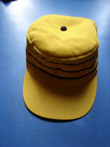 Designer Award Cap, M / L , Schirmmütze, gelb mit schwarzen Applikationen