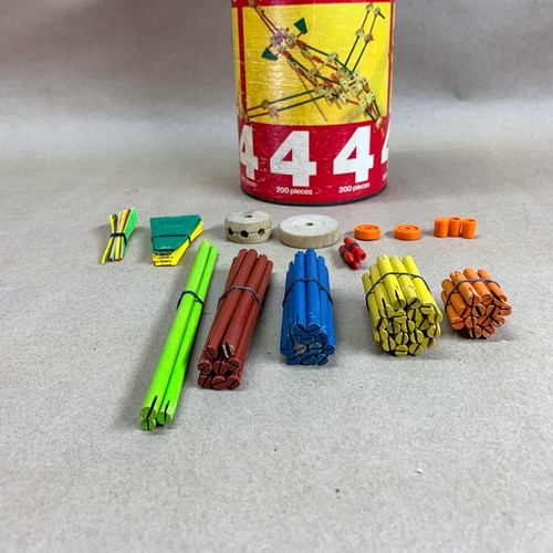 Tinker Toys #4 1979 Gabriel No.30040 Building Construction Set Incomplete - Picture 9 of 19