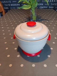 LOVELY MID CENTURY 1950'S THERMOS RED & CREAM ICE BUCKET NUMBER 931