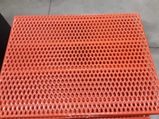 Veterinary Groomer pet animal cage floor mat grid screen grated welded wire vet