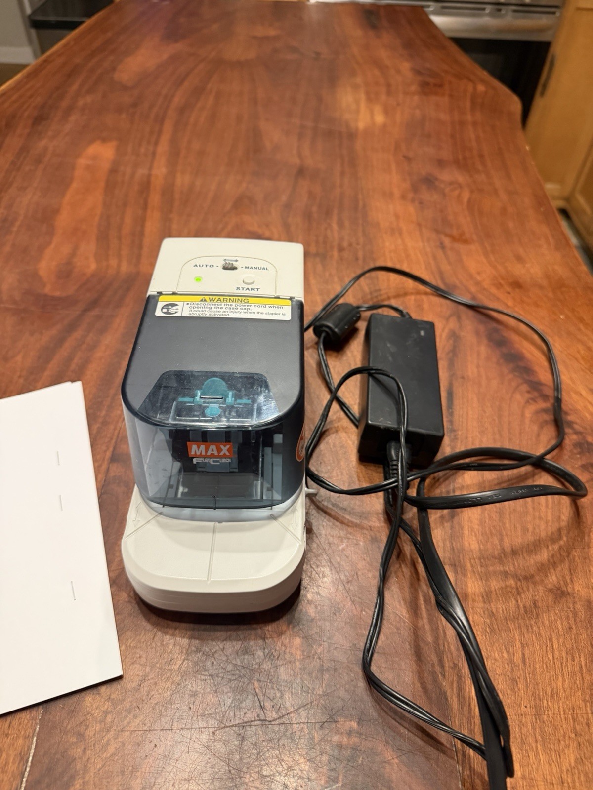 EH-70F Max Flat Clinch Electronic Stapler Max Co. Ltd. w/ Adapter Works Great!