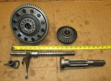 JOHN DEERE 1025R TRANSMISSION DIFFERENTIAL GEAR LVA23320 1023E 1026R 2025R 2026R