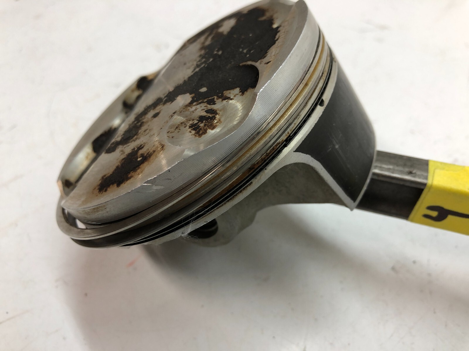 LAMBORGHINI AVENTADOR PISTON HEAD COMPLETE WITH CONNECTING ROD 07M107075J 