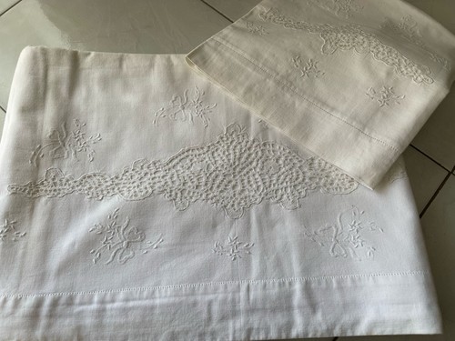 antico lenzuolo matrimoniale con federa ricamato a mano pizzo Cantù cotone - Foto 2 di 7