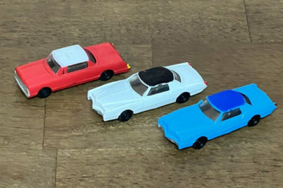 Vintage Bachmann 1:87 Scale Plastic Cars for HO Train Layout - Lot of 3