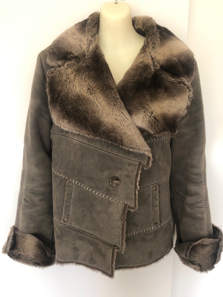 Womens Faux Suede Jacket, faux fur Lining trim Small 45 cm underarm to underarm