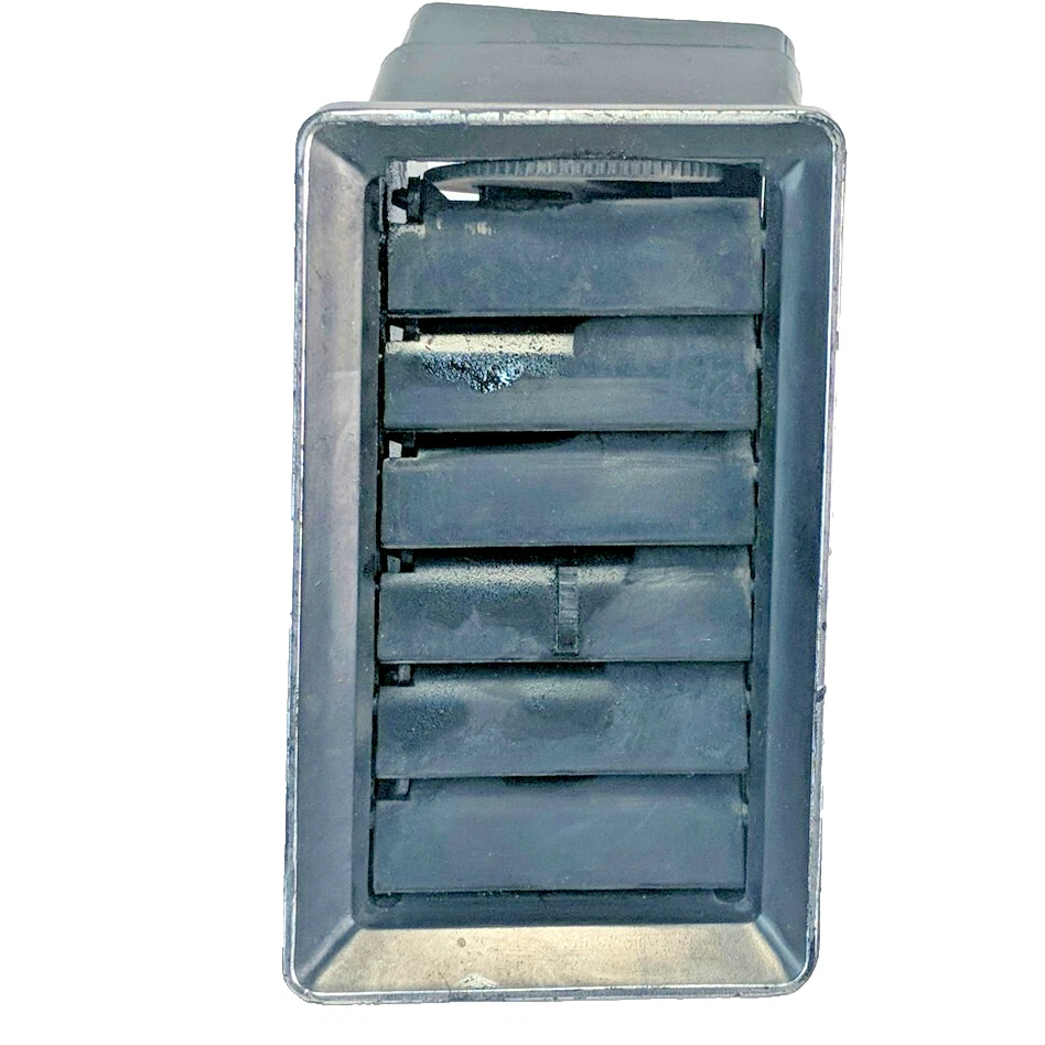 GM 9796680 1969-1972 Pontiac Grand Prix pasajero diestro tablero negro calentador ventilación de aire Foto 2 de 4