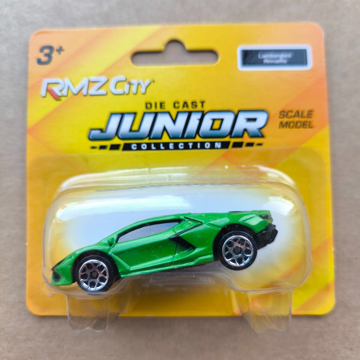 LAMBORGHINI REVUELTO GREEN RMZ City 1/64 car scale matchbox