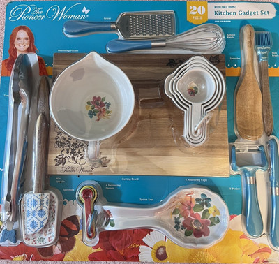 The Pioneer Woman Wildflower Whimsy 20pc Kitchen Gadget Set w/ Cups & Spoons