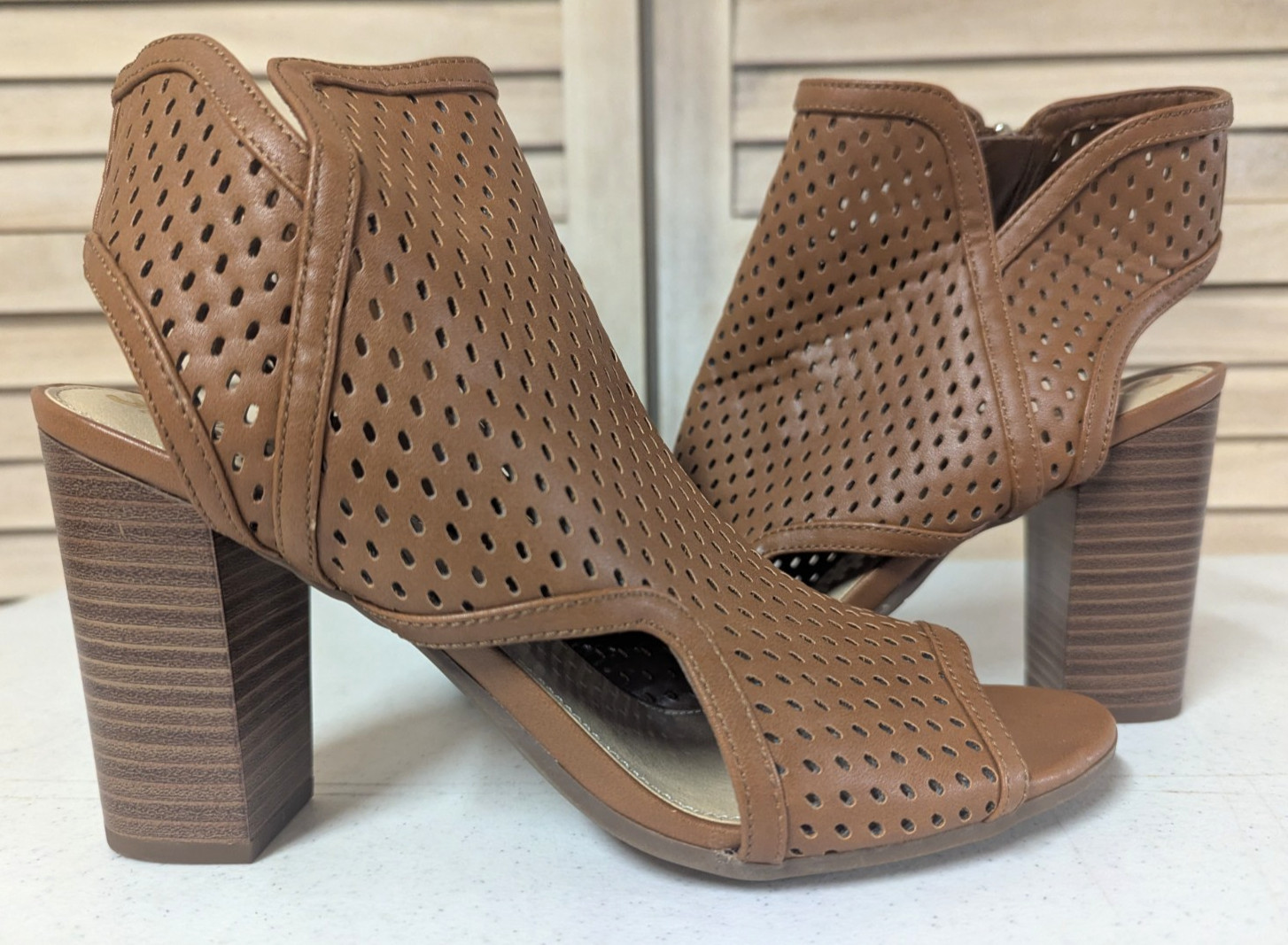 Circus Sz 9 SamEdelman Brown Peep Toe Heels Zip Closure Perforated Ankle Boots