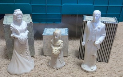 Avon ''Bridal Moments'' set of 3 Cologne bottles with boxes Full NOS