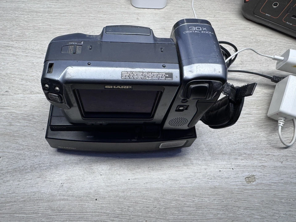 SHARP VL-H550 Viewcam Hi8 Camcorder Hi-Fi  w/ Charger   - Image 4 of 4