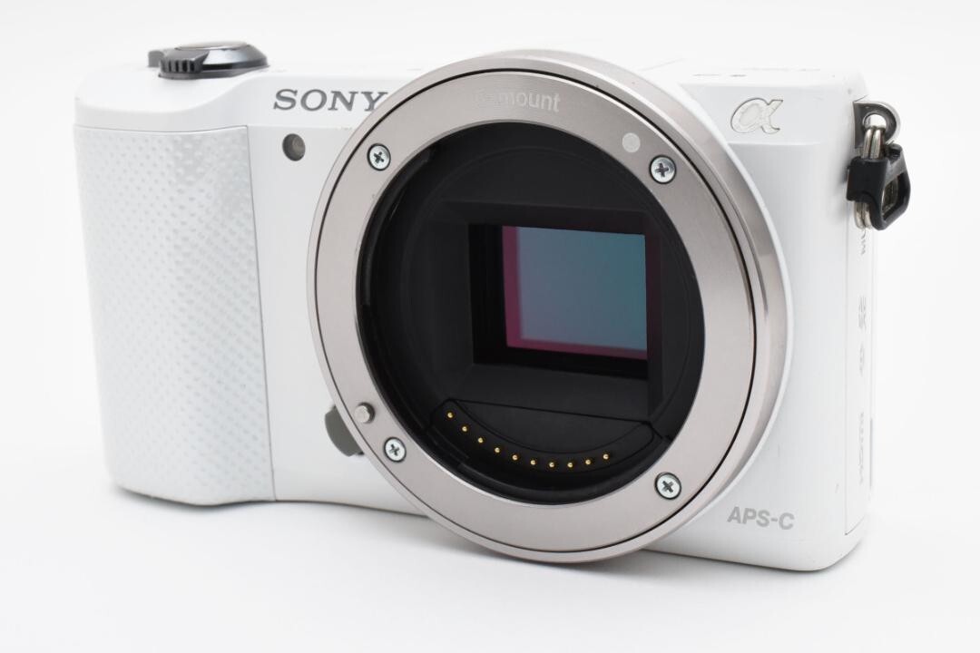 Sony Alpha a5000 20.1MP Digital Camera - White (Kit w/ 16