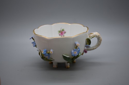Meissen Footed Tea Cup Blue Applied Flowers & Gold Scalloped - Picture 3 of 13