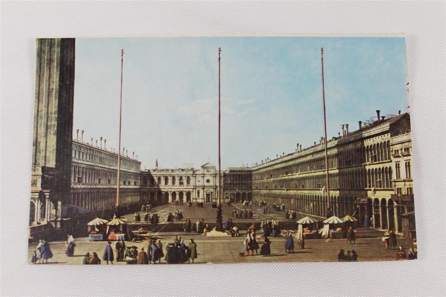 Foto 1 di 2