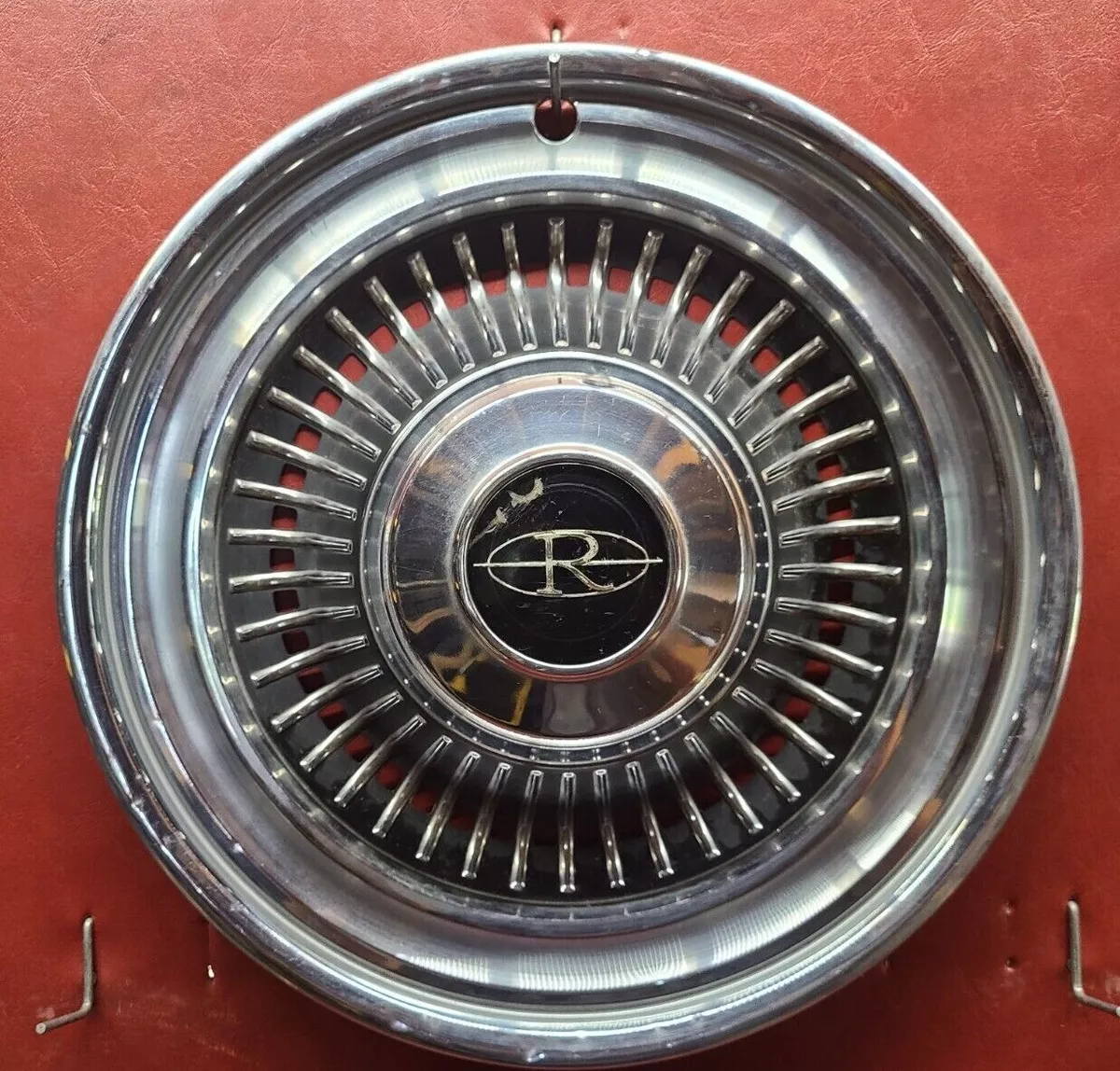 Buick riviera hubcaps deals