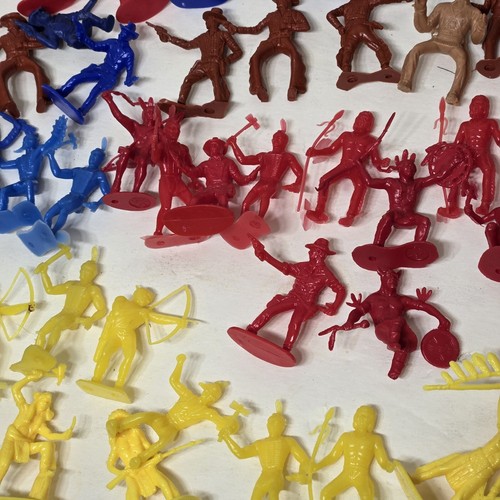 112 Marx & other figures, Cowboys, Indians, Soldiers, Mountain Men VTG Toys - Picture 4 of 9