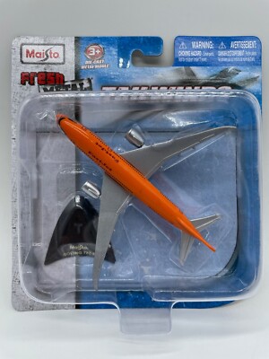 Maisto Tailwinds Fresh Metal Boeing 787-8 Die Cast Vehicle/Stand, 2011 New