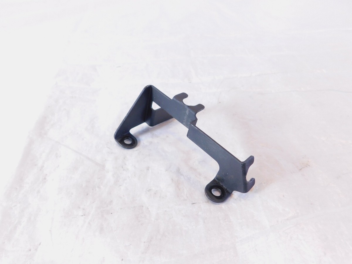 あああ 1990-2001 Kawasaki 1100 ZRX1100 ZR1100 Oil Hose Tube Clamp