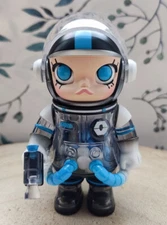 Mega Space Molly 100% - Wuzhen Theatre Festival Figure  Ltd. Edition