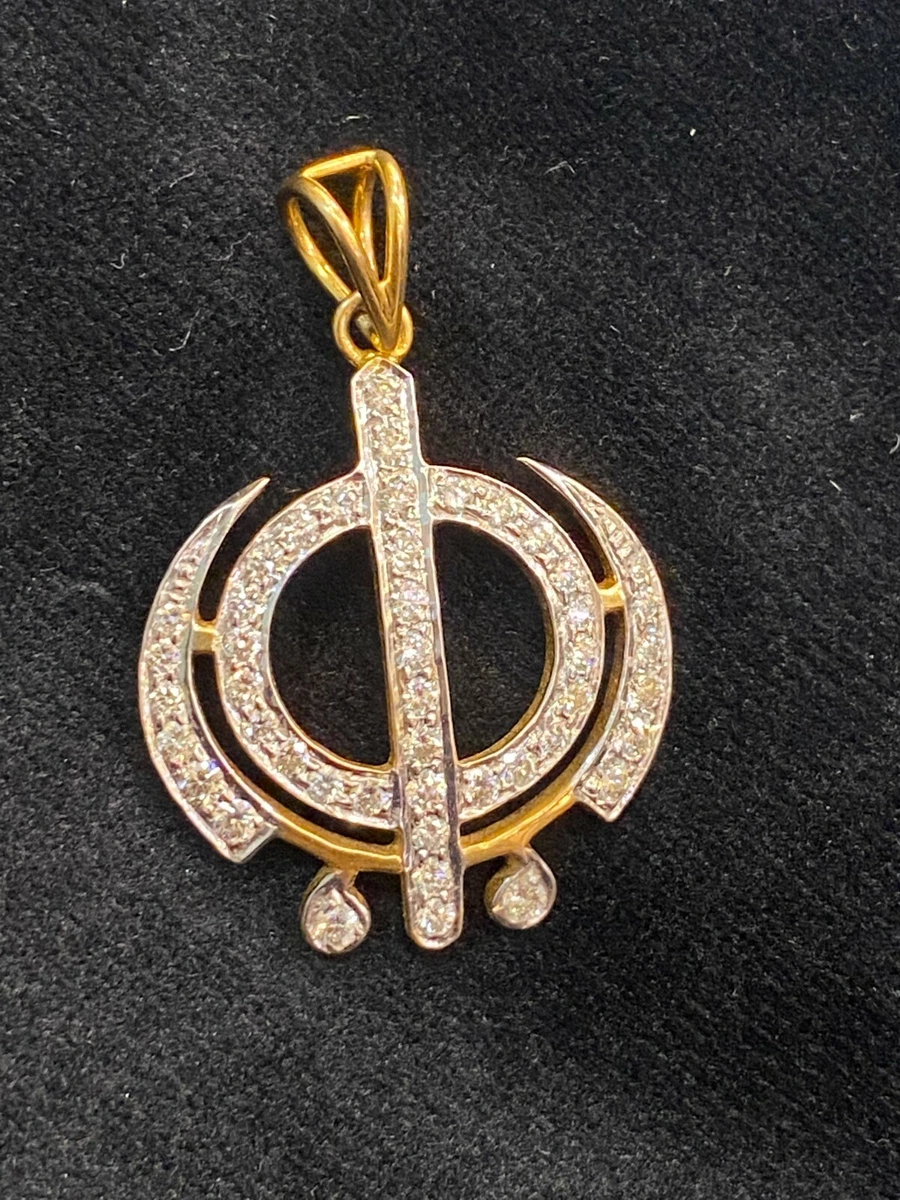 1.01 TCW Round Brilliant Cut Diamonds Unisex Khanda Pendant In 750 Fine 18K Gold