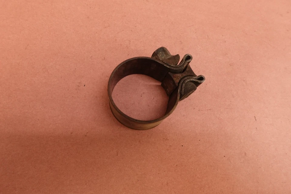 Abrazadera de tubo de escape 17-24 Harley Davidson Road King Special FLHRXS Foto 3 de 4