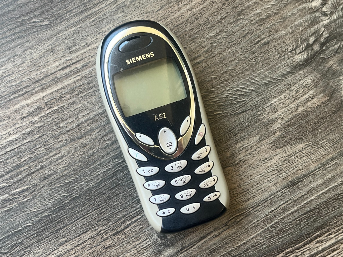 Siemens A52 Classic (Unlocked) Mobile Phone good Condition battery