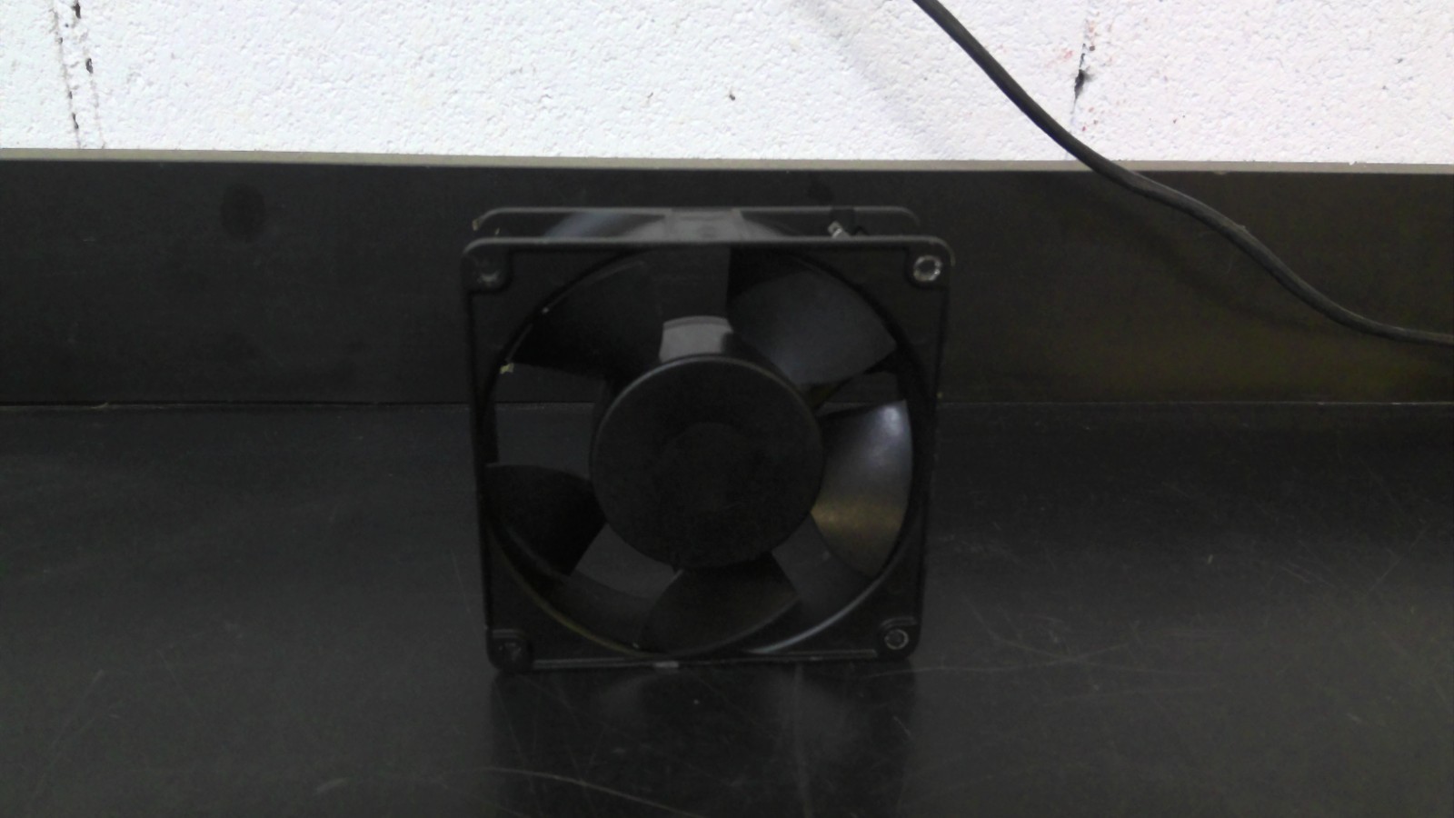 MINEBEA NMB AXIAL FAN 4715PS-23T-B30 230VOLT 15/14WATT
