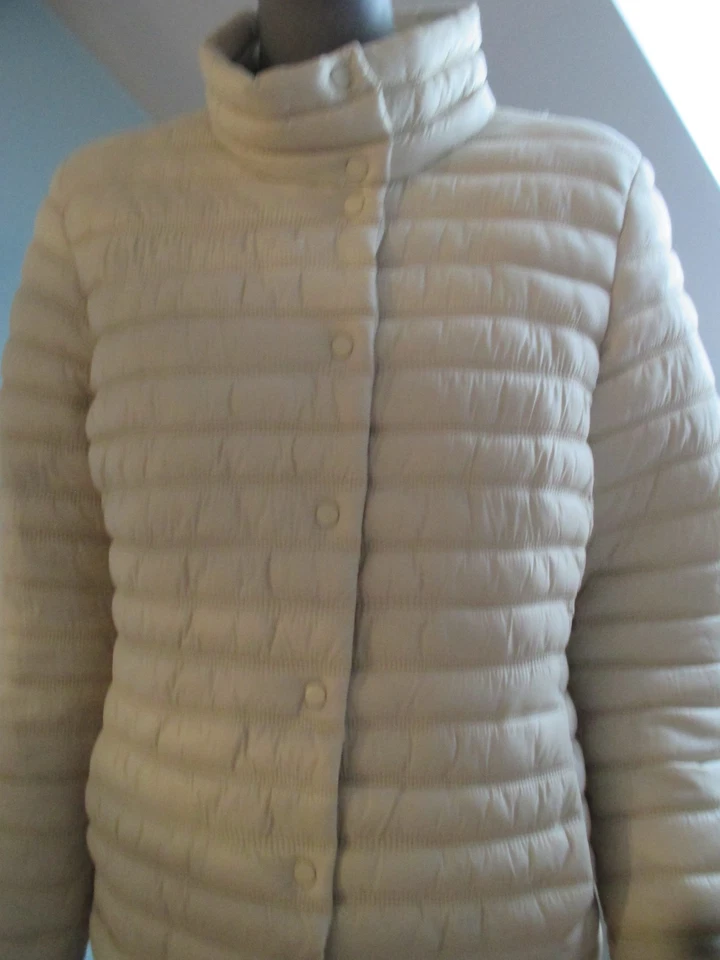 Steppjacke Hellbeige Druckknöpfe Teilungsnähte Gr.40 Leichtgeicht Jacke