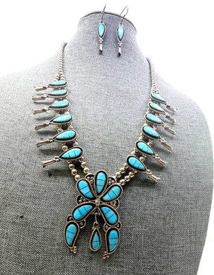 Native  Zuni Susie Lowsayatee Turquoise Vintage Sterling Squash Blossom set