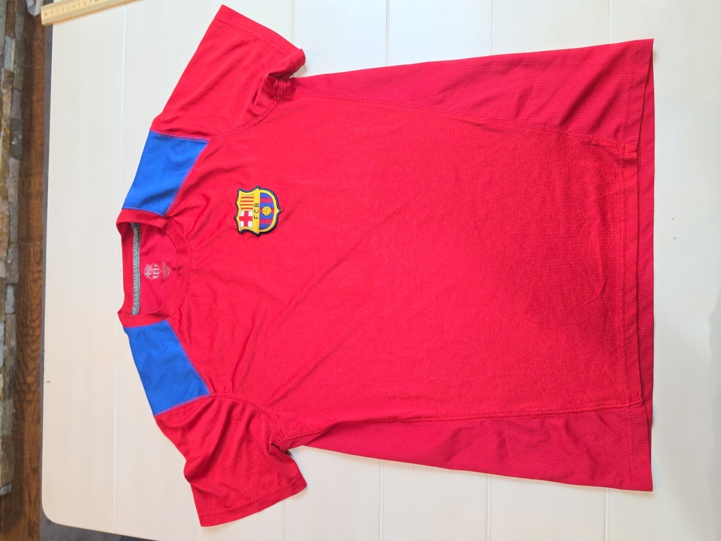 FC Barcelona Short Sleeve Performance Shirt With Logo Mens Medium