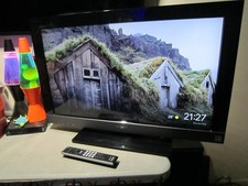 Beautiful Sony Bravia 32  KDL-32EX301 9-Input 720p LCD TV w Rmt FREESHIP