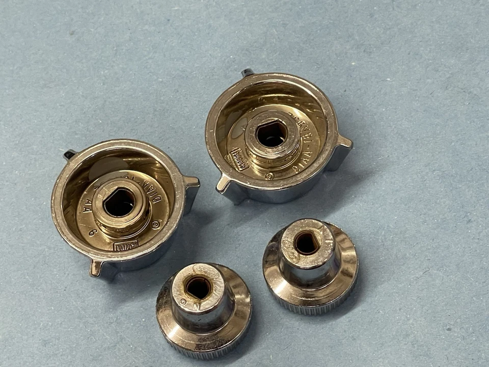 Nuevo de Lote Antiguo Ford Mustang Cougar 1971 perillas de radio D1AA-18A932-AA Foto 3 de 4