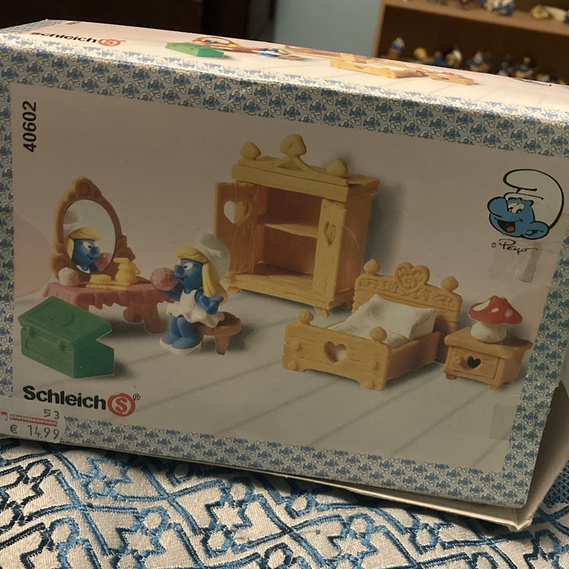 Schleich Smurfs Bedroom Furniture Play Set 40602 with Smurfette