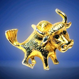 Authentic BULL,MINI PIN,W/ EBONY EYES, GOLD PLATED, 2"Hx1"Lx1/4" THICK
