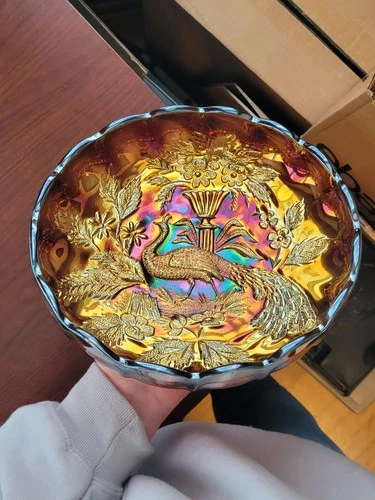 SUPER Cupped Millersburg Amethyst Carnival Glass Peacock Pattern Bowl No Bee