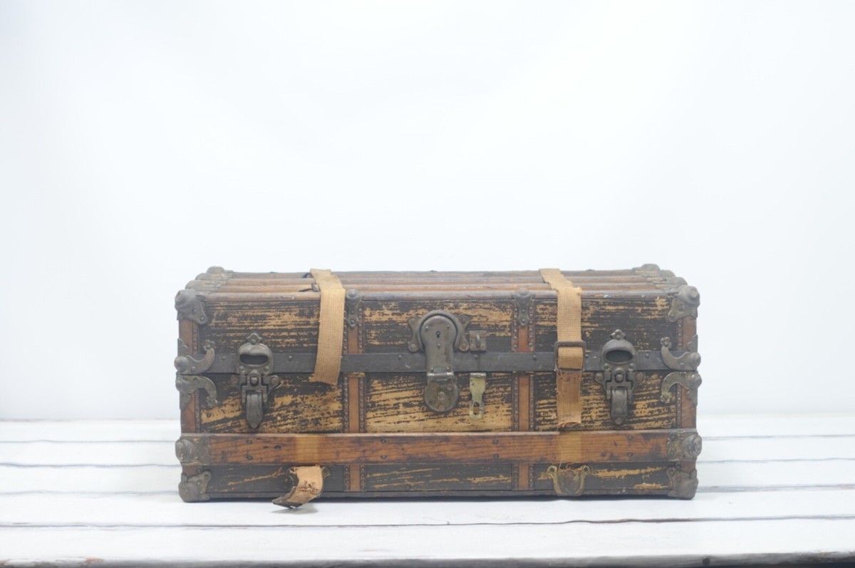 Antique Steamer Trunk Eagle Lock Co Foot Locker Steamer Trunk