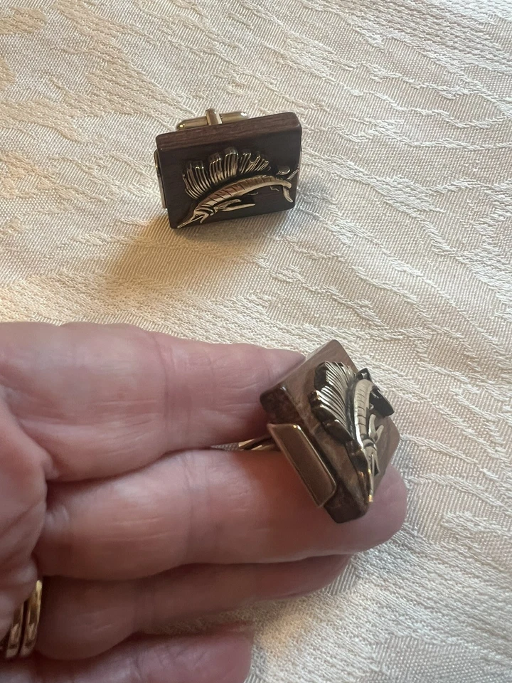 Vintage Men's Marlin Fish Swordfish On Beautiful Teak Wood Cufflinks Gold - Image 2 of 4
