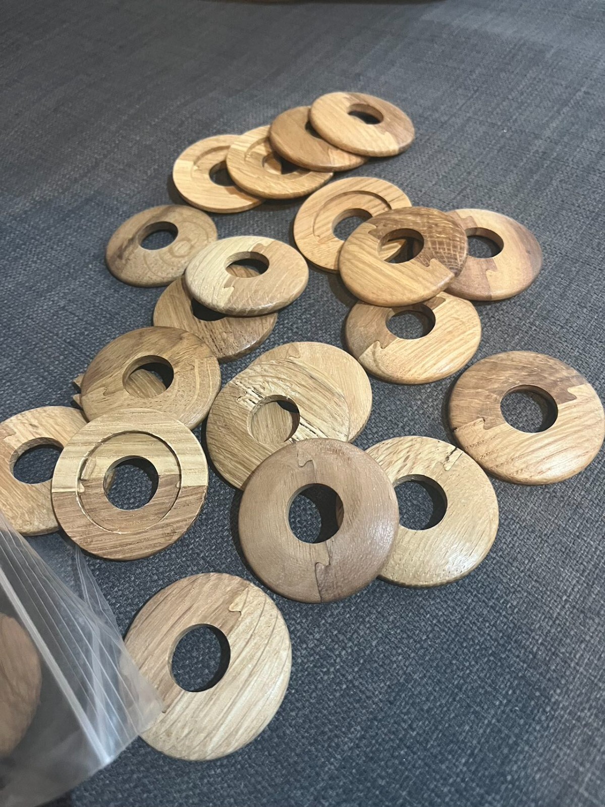 10x 15mm Wood Radiator Pipe Covers/Collars – Mixed Oak Veneer – 6mm thickness(Mixed Colours) DIY Sand/Oil Pipe Rose