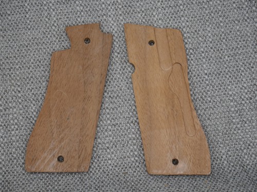 CUSTOM HAND MADE WALNUT GRIPS FITS STAR MODEL BM CHECKKERED & LOGO - Picture 2 of 2