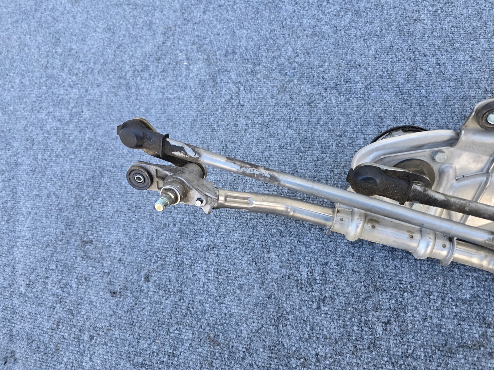 WINDSHIELD WIPER MOTOR LINKAGE ARM 08-19 MASERATI GRANTURISMO QUATTROPORTE