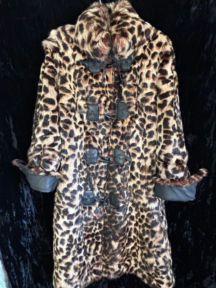 Abrigo cálido de piel de conejo genuina estampado de leopardo Valko Mint mediano o pequeño para mujer Foto 2 de 4