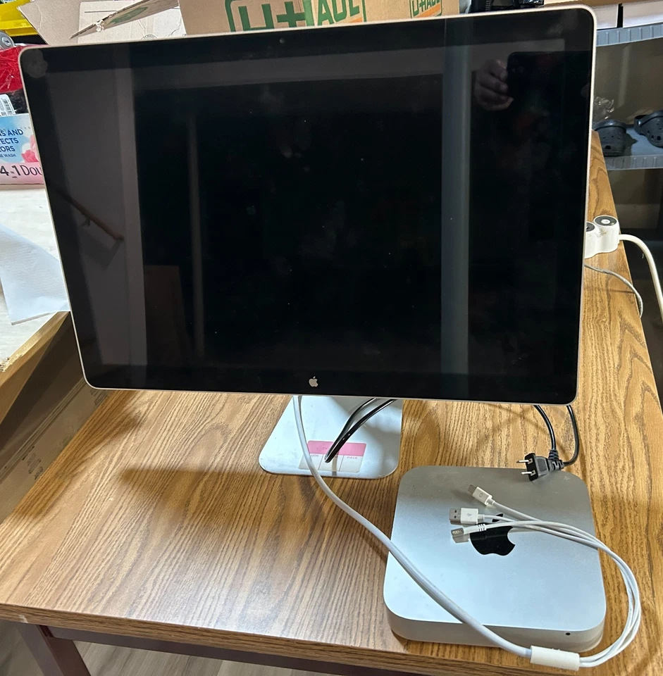 Model: Apple LED Cinema Display (24-inch, A1237) Year: 2008 Release w/ Mac Mini - Image 2 of 4