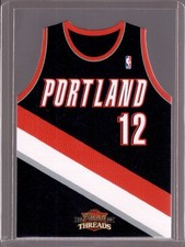 LaMarcus Aldridge Cards and Autograph Memorabilia Guide 17