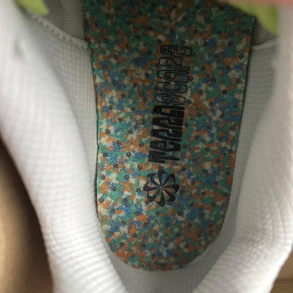 Nike Airmax Terrascape Plus Size 10.5 Phantom Vivid Green Olive Aura Brand New - Image 3 of 4