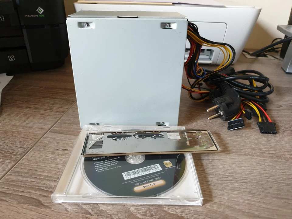 GIGABYTE GA-F2A88XM-DS2 REV:3.2 mit Prozessor AMD A8-6600K Taktfrequenz: 3,9 - Bild 2 von 4