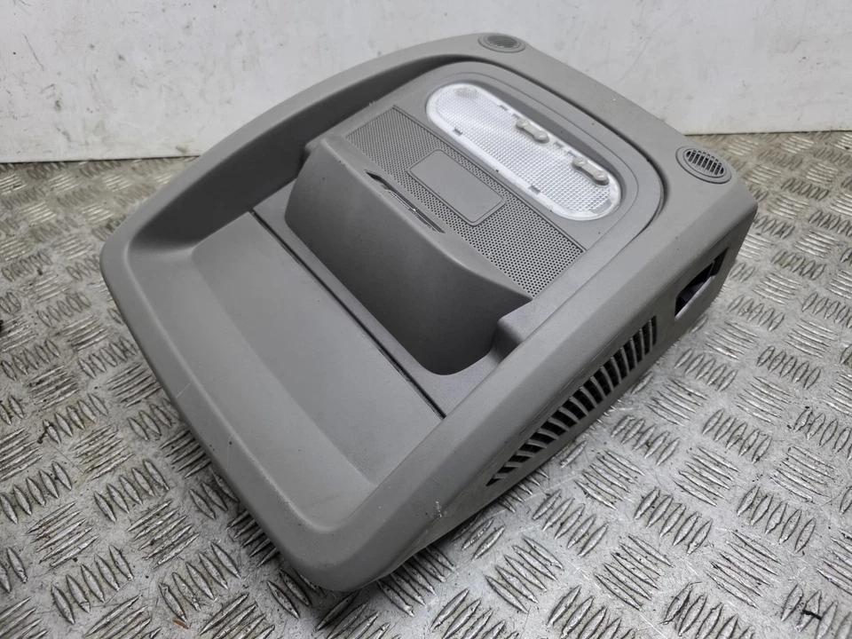 Cuadro de luces interiores delanteras con almacenaje Renault Master Mk3 35 L3h1 2013-2024 Foto 4 de 4