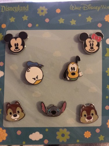 Disneyland & Walt Disney World FAB Full Face 7 Pc Pin Set - Picture 5 of 7